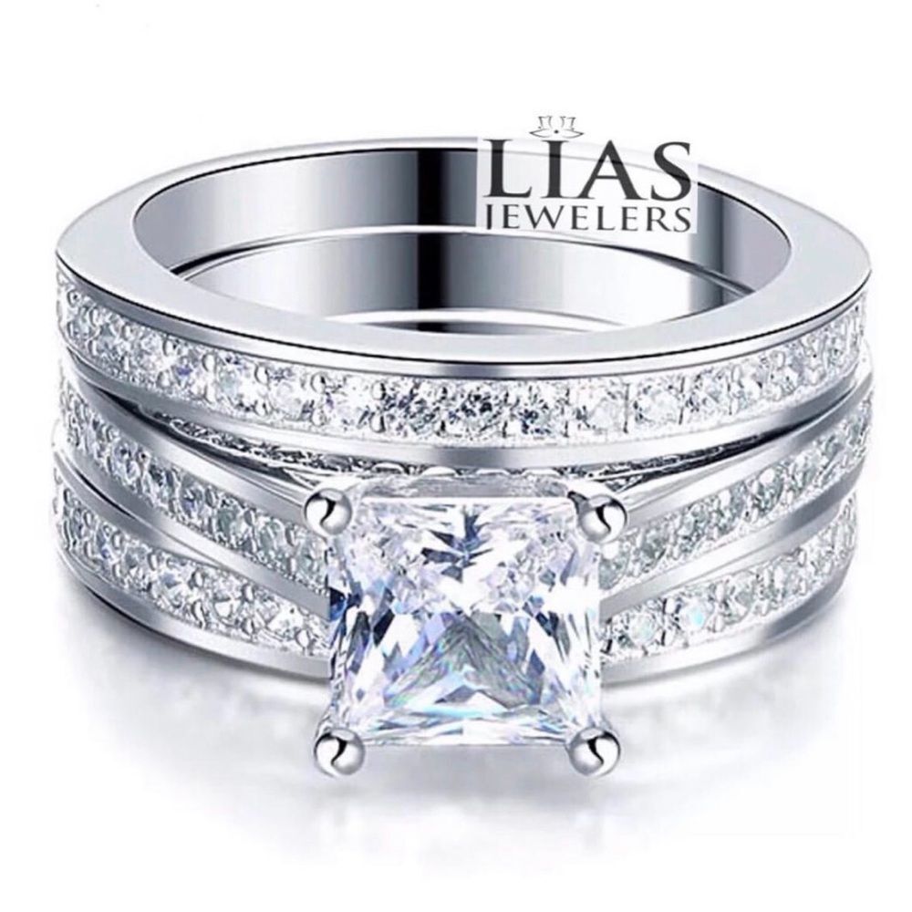 New 18k white gold wedding ring set